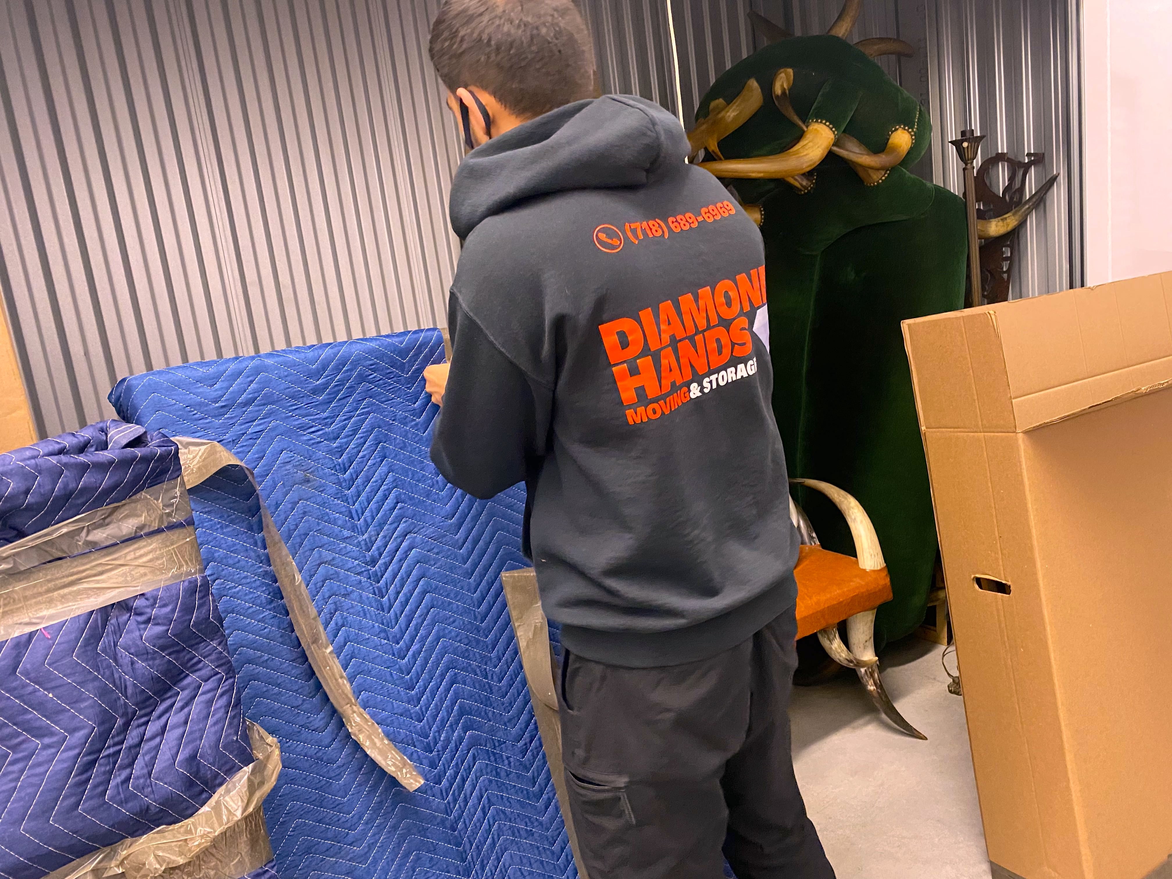 Storage-movers-moving